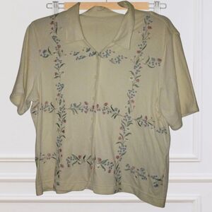 🦄🌸 Floral Embroidered Women's Top - Cream